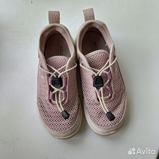 Ecco кроссовки 27