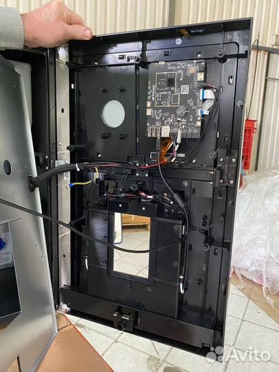 Вендинговые автоматы кофейный аппарат Jetinno JL24