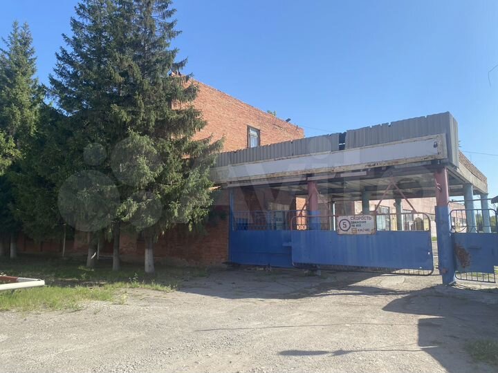Здание, 6736 м²