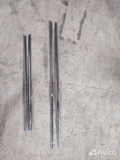 Молдинг двери нижний Фольксваген Пассат Б6