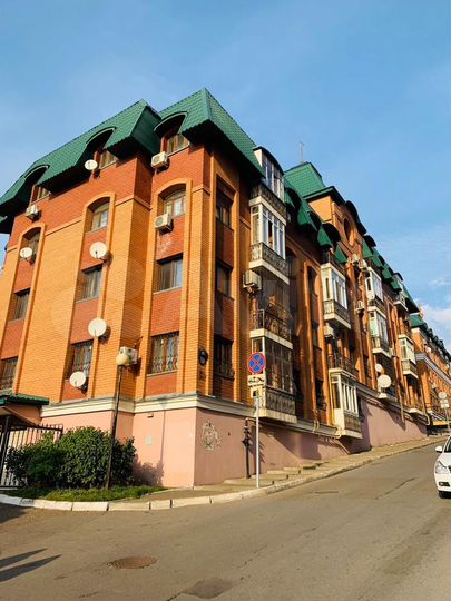 2-к. квартира, 93 м², 4/4 эт.