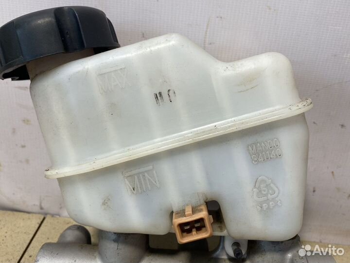 Huyndai Equus Главный тормозной цилиндр