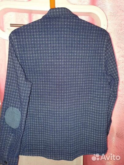 Рубашки разных цветов и размеров