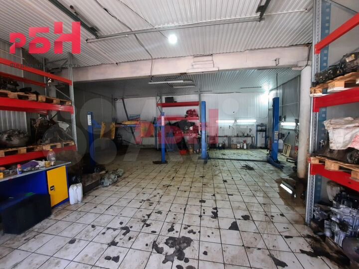 Автосервис на трафике, 353 м2