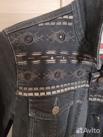 Джинсовая куртка