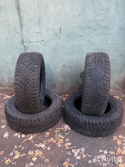 Nokian Tyres Hakkapeliitta 4 215/60 R16 95M