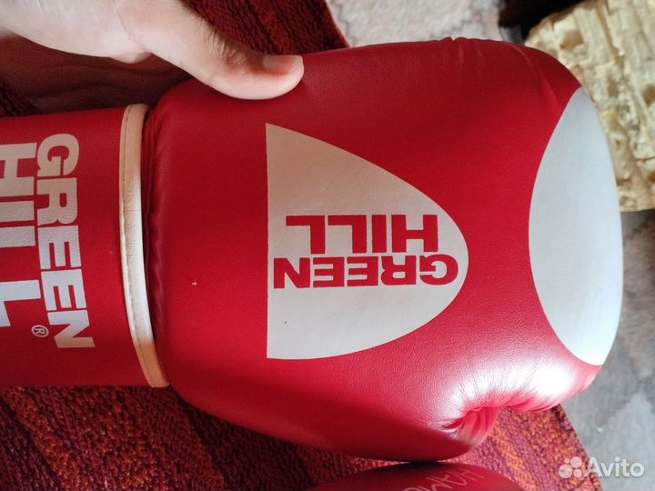 Боксерские перчатки