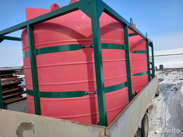 Емкость для воды пластиковая. Кас