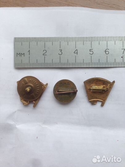 Продам значки комсомолец и Ленин ммд