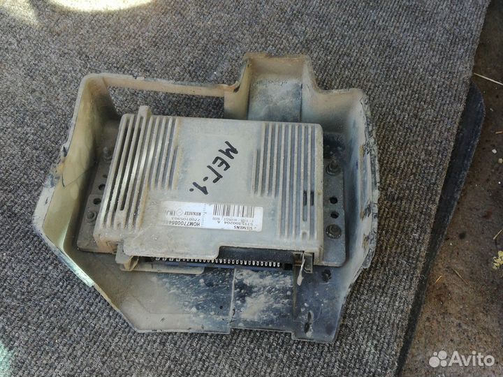 Блок управления двигателем Рено Меган 1