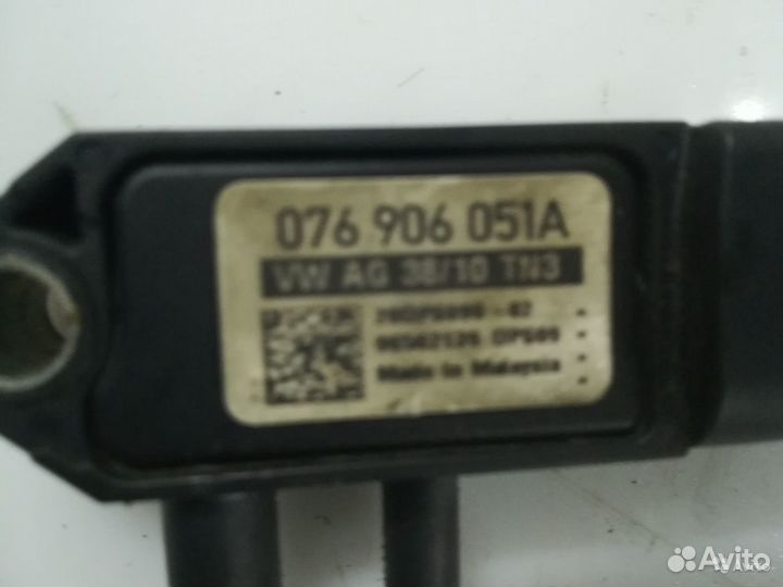 Датчик давления Транспортер Т5 076906051a