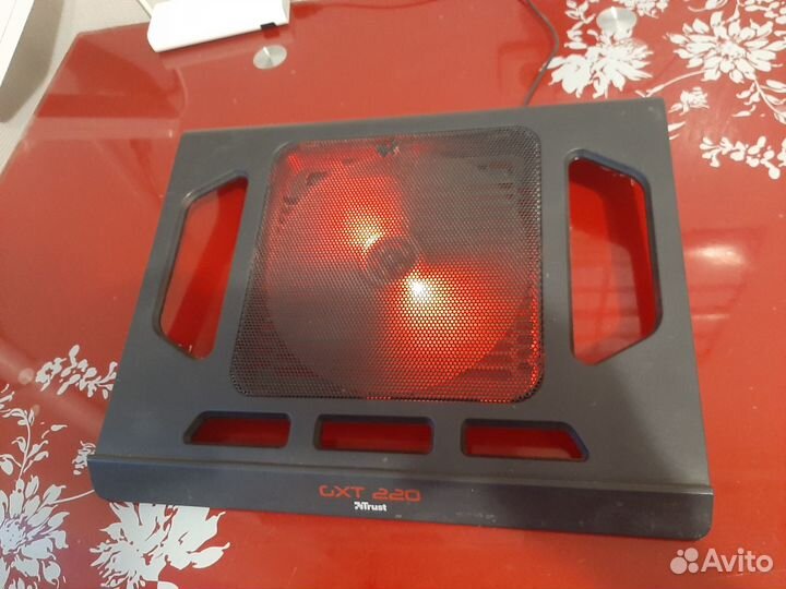 Охлаждение для ноутбука. Подставка с подсветкой