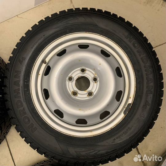 Nokian Nordman 4 215/65 R16 Зима шип