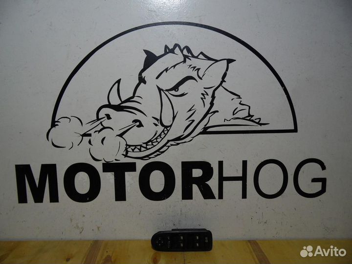 Кнопки стеклоподьемника водителя Пежо 308