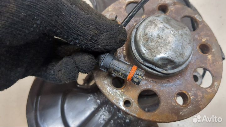 Ступица (кулак, цапфа) Mercedes E-Coupe C207 2009, 2015