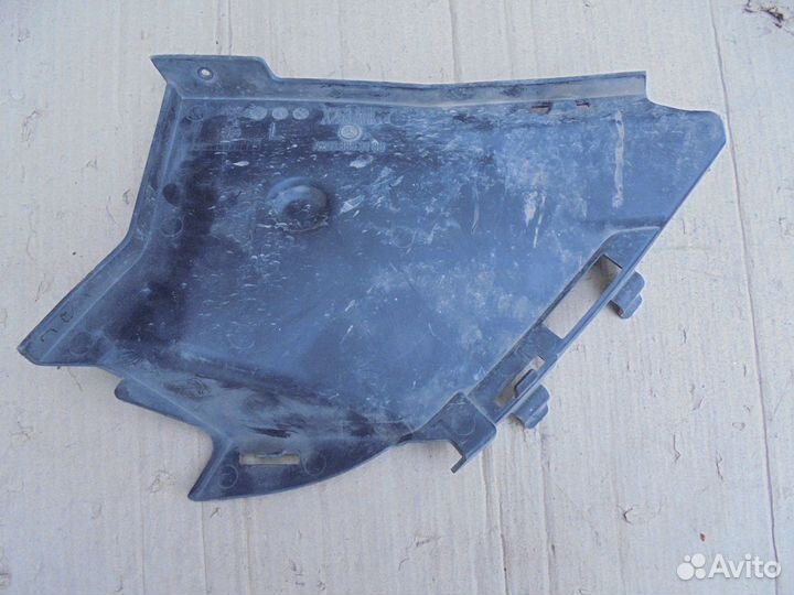 Дефлектор левый Mercedes Benz A253