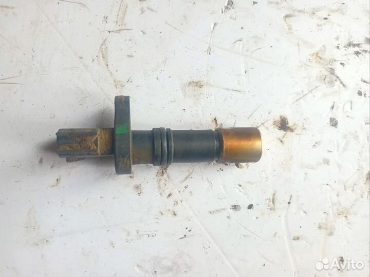 Датчик положения коленвала Toyota Corolla 150