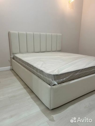 Кровать с подъёмным механизмом