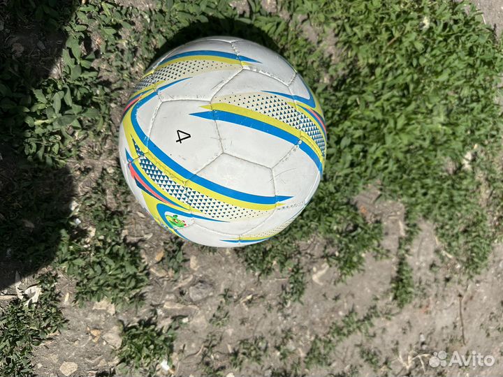 Футбольный мяч
