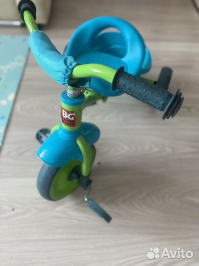 Трехколесный велосипед для малышей