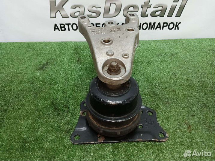 Правая подушка двигателя Skoda Fabia 1