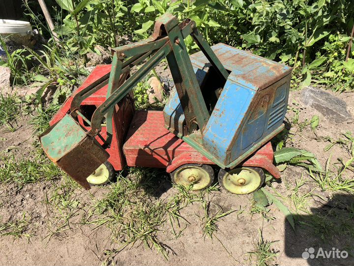 Игрушка экскаватор СССР