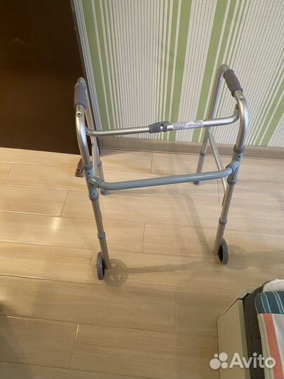 Ходунки для взрослых на колесах