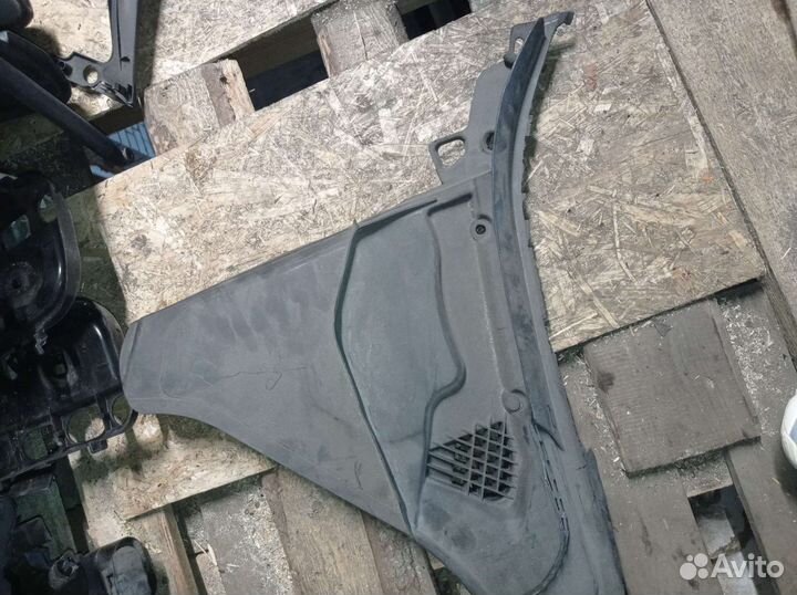 Жабо дворников на BMW 5 f10