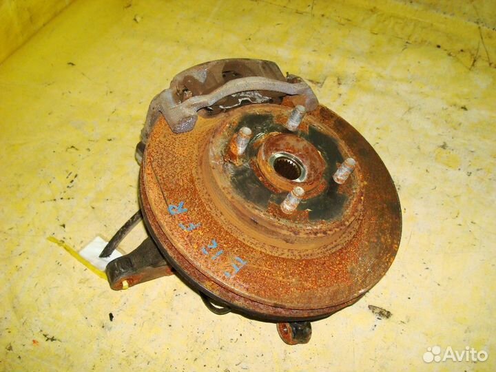 Кулак поворотный передний правый Nissan Note E12