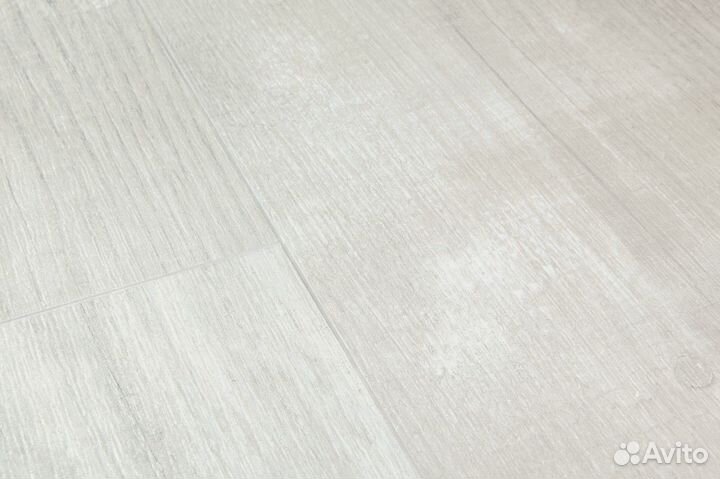 Пвх-плитка Quick-Step Livyn Сосна светло-серая