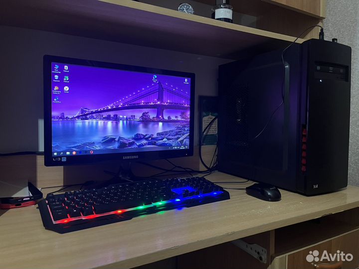 Игровой компьютер с монитором