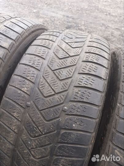 Pirelli Winter Sottozero 3 245/45 R19 102V