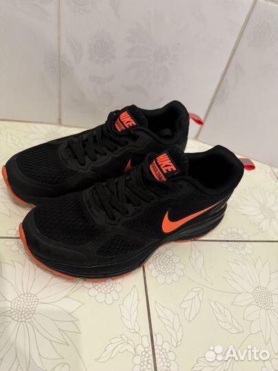 Кроссовки nike унисекс 34,5