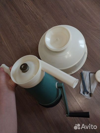 Сепаратор сливкоотдедитель ручной