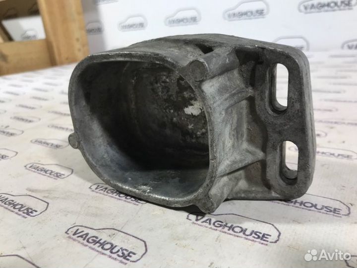 Кронштейн двигателя Volkswagen Golf MK4 1.4