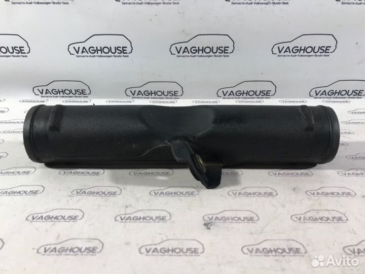 Патрубок интеркулера Volkswagen Passat B3 1.6 TDI