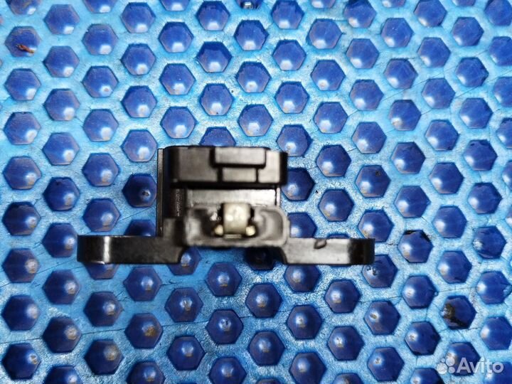 Датчик положения коленвала Mitsubishi carisma 1.8