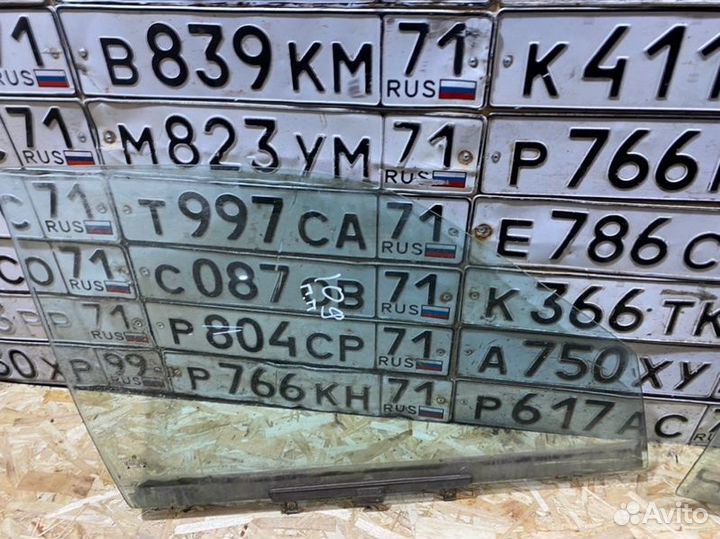 Стекло двери Volkswagen Passat B3 универсал 1.8