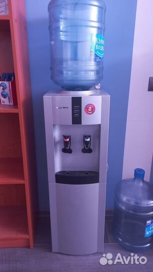 Продам кулер для воды (диспенсер) Aqua Work