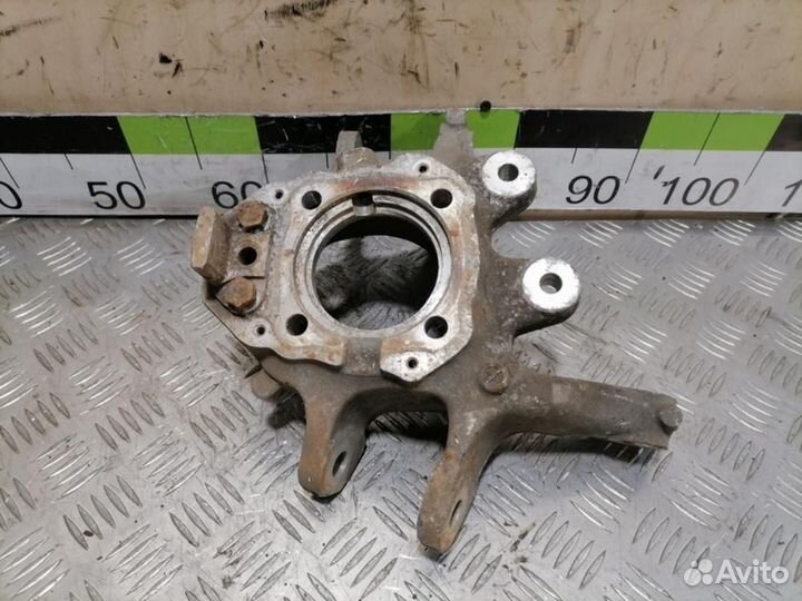 Кулак задний левый Bmw 7 f02 2008-2015