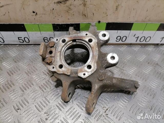 Кулак задний левый Bmw 7 f02 2008-2015