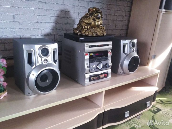 Музыкальный центр sony