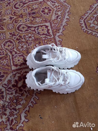 Кроссовки подростковые