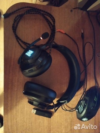 Беспроводные игровые наушники jbl quantum 600