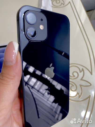 iPhone 12, 64 ГБ