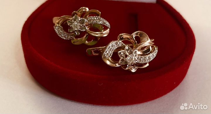 Золотые серьги с бриллиантами 585 пробы
