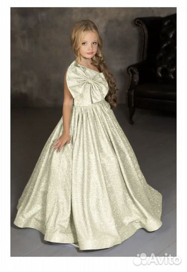Платье праздничное на девочку 134 140