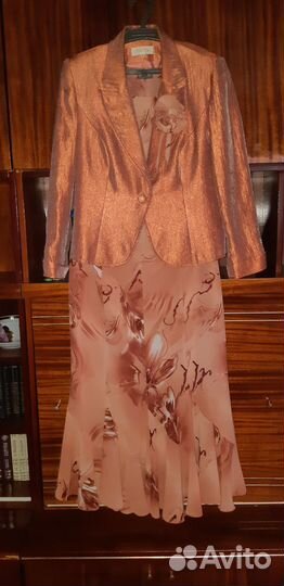 Костюм женский