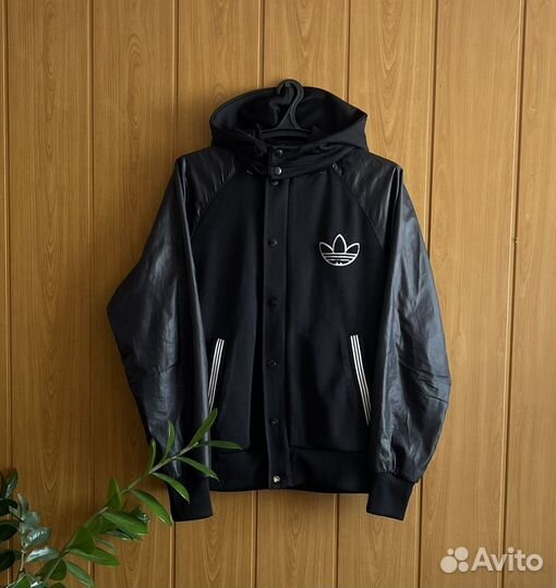 Adidas оригинальная куртка бомбер