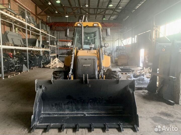 Экскаватор-погрузчик MST M542, 2023